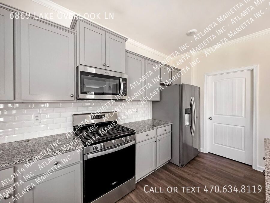 5-Bedroom Craftsman in Sterling on the Lake with Resort-Style Amenities property image