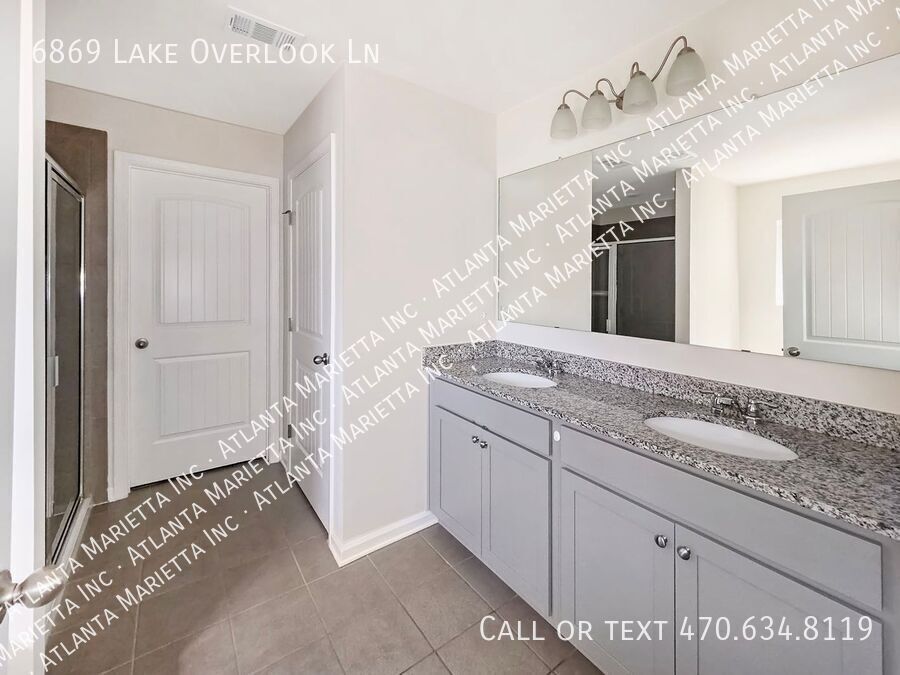 5-Bedroom Craftsman in Sterling on the Lake with Resort-Style Amenities property image