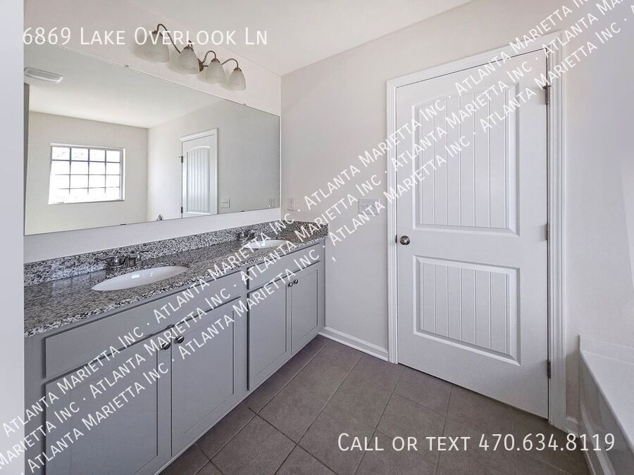 5-Bedroom Craftsman in Sterling on the Lake with Resort-Style Amenities property image