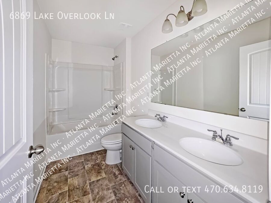 5-Bedroom Craftsman in Sterling on the Lake with Resort-Style Amenities property image