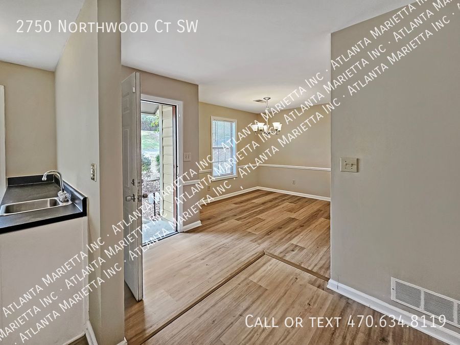 Recently Updated 2/2.5 Flat in Duplex Building property image