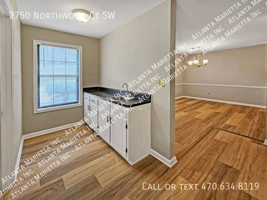 Recently Updated 2/2.5 Flat in Duplex Building property image
