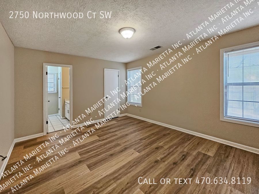 Recently Updated 2/2.5 Flat in Duplex Building property image