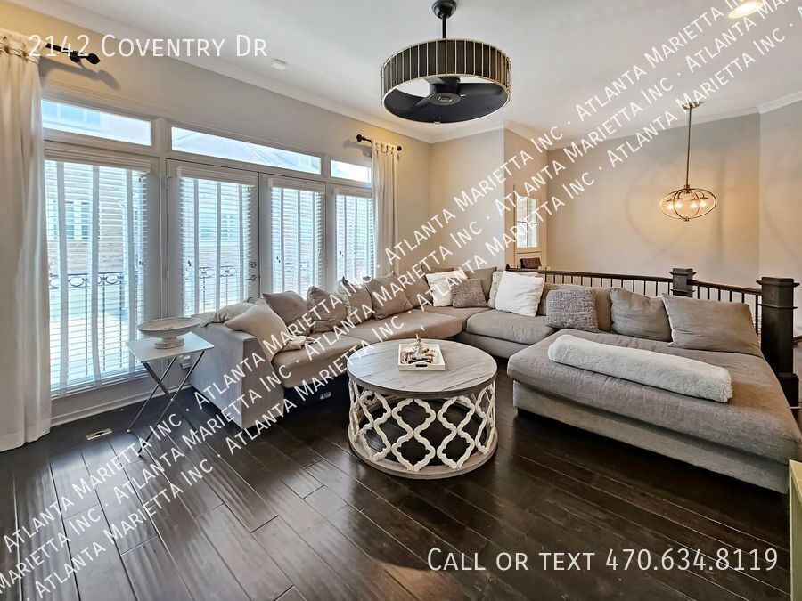 Luxury Brookhaven Townhome in Gated Townsend Community property image