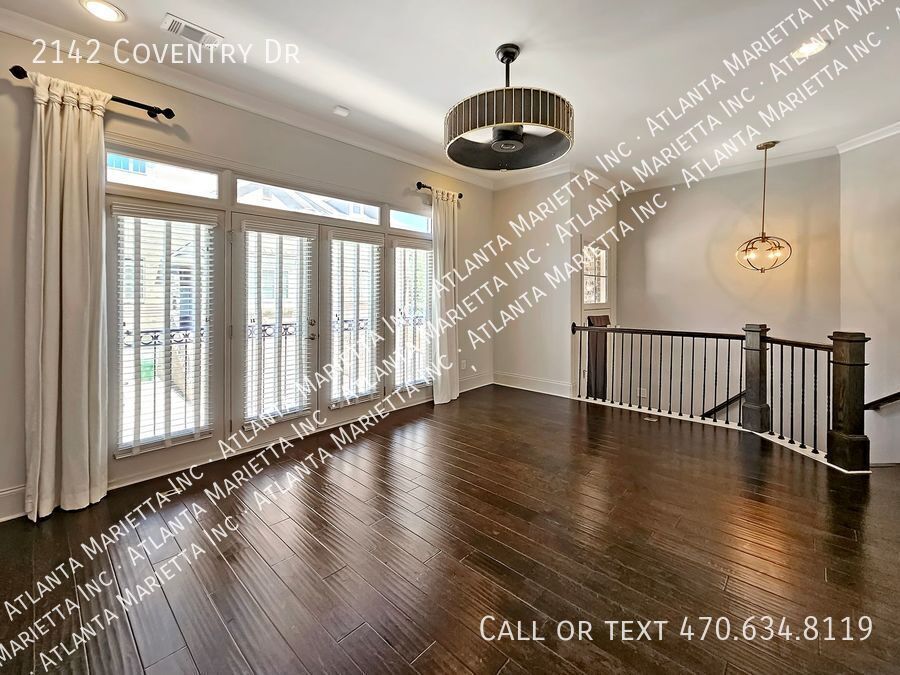 Luxury Brookhaven Townhome in Gated Townsend Community property image