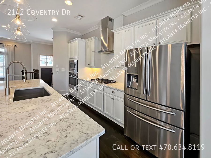 Luxury Brookhaven Townhome in Gated Townsend Community property image