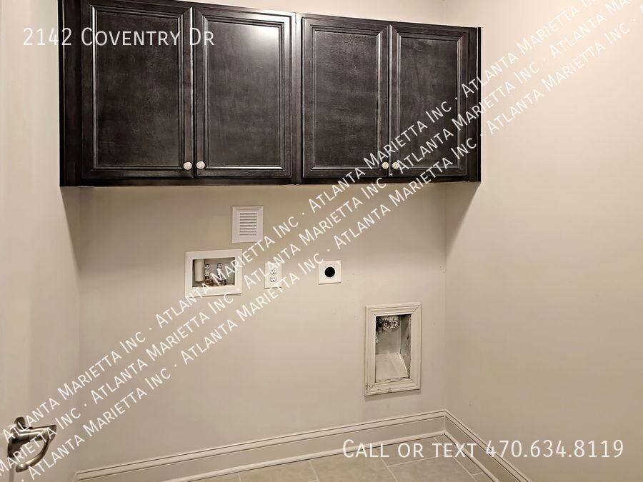 Luxury Brookhaven Townhome in Gated Townsend Community property image