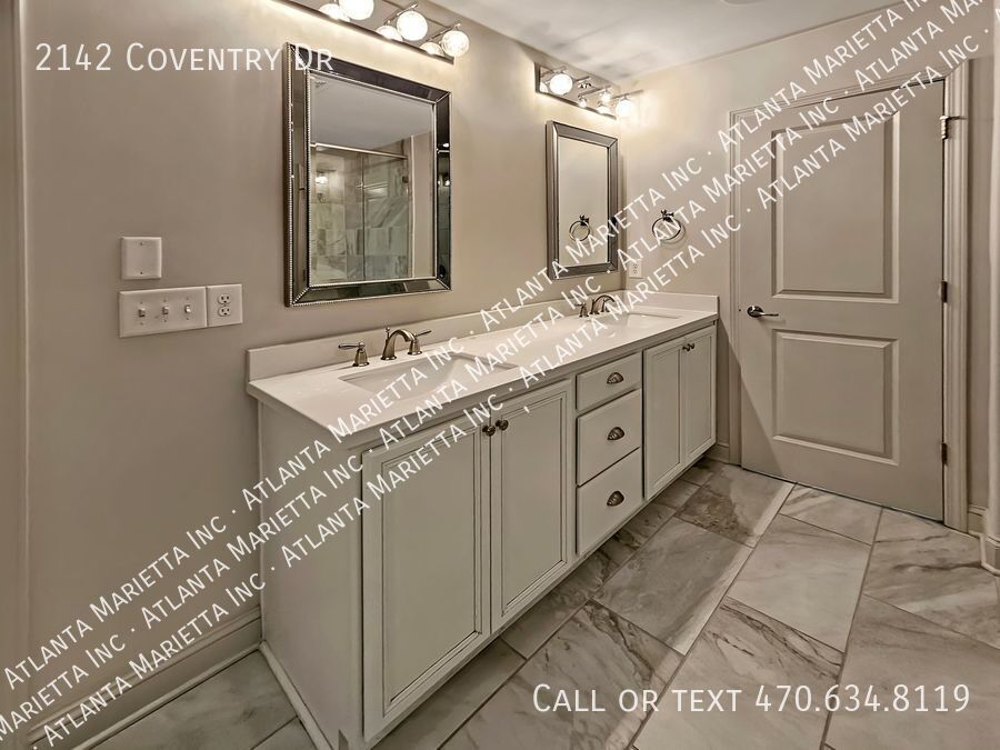 Luxury Brookhaven Townhome in Gated Townsend Community property image