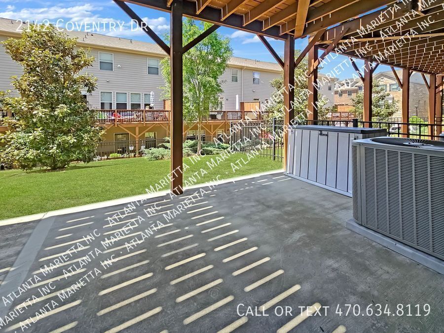 Luxury Brookhaven Townhome in Gated Townsend Community property image