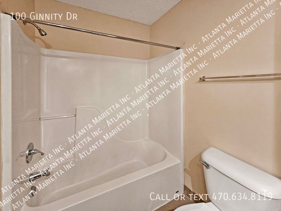 Charming 3 Bed, 2 Bath Split-Level Home in Douglasville property image