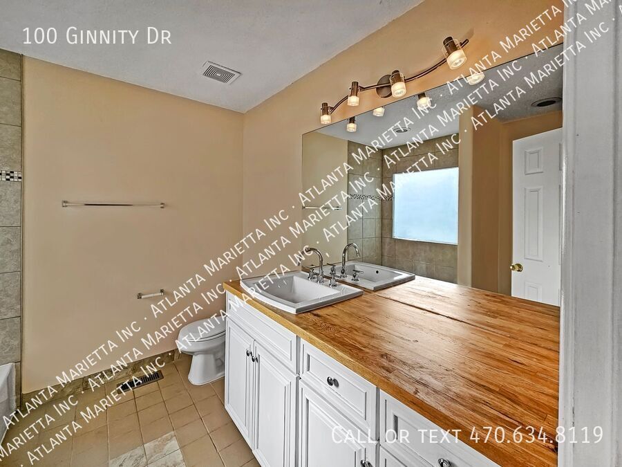 Charming 3 Bed, 2 Bath Split-Level Home in Douglasville property image