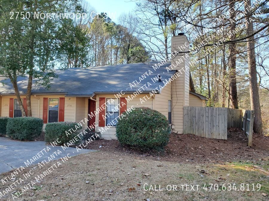 Recently Updated 2/2.5 Flat in Duplex Building - Housing Vouchers Accepted property image