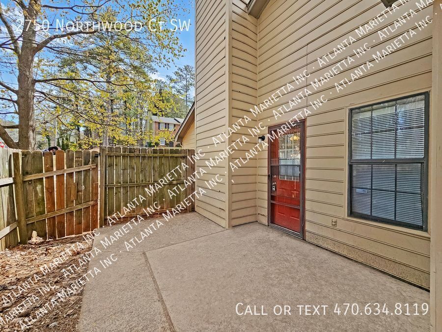 Recently Updated 2/2.5 Flat in Duplex Building - Housing Vouchers Accepted property image