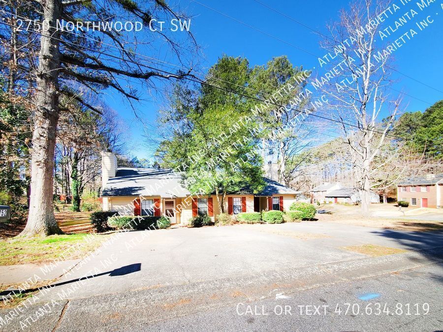 Recently Updated 2/2.5 Flat in Duplex Building - Housing Vouchers Accepted property image