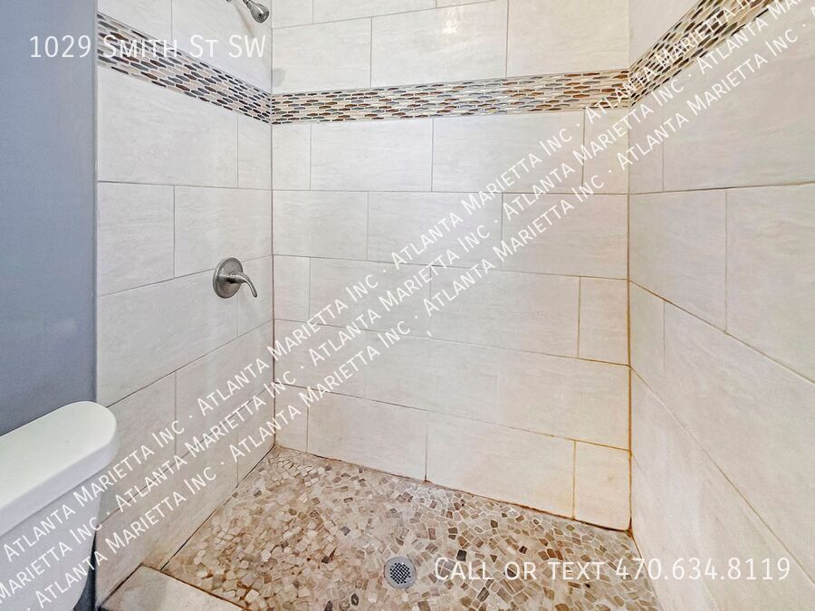 Recently Updated 4 Bedroom 2 Bath Ranch in the Pittsburgh area of Atlanta - Housing Vouchers Accepted property image