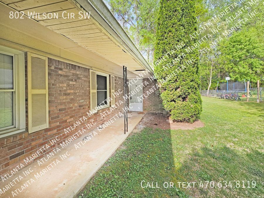 COMING IN APRIL! Beautifully Updated 2/2 Flat Near Marietta Square - Housing Vouchers Accepted property image