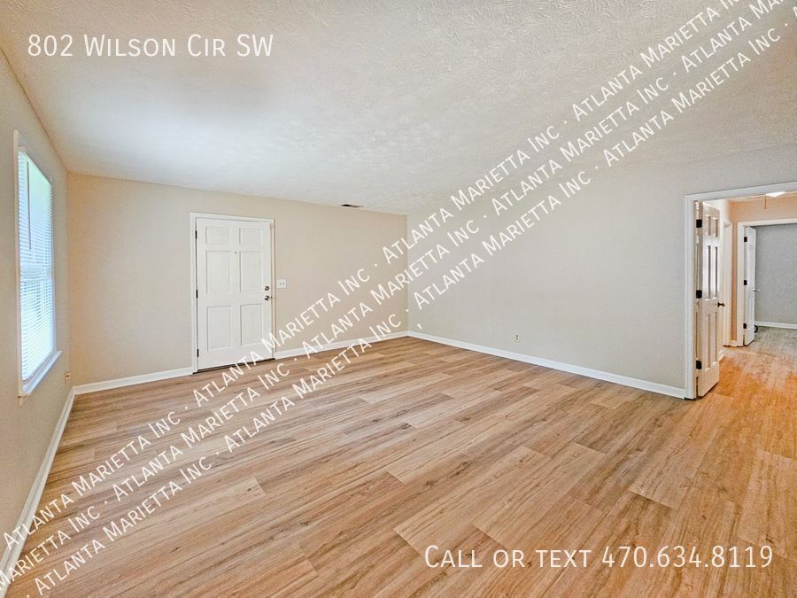 COMING IN APRIL! Beautifully Updated 2/2 Flat Near Marietta Square - Housing Vouchers Accepted property image