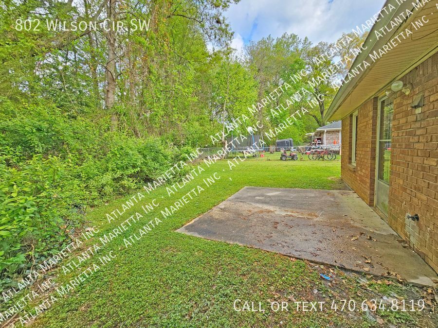 COMING IN APRIL! Beautifully Updated 2/2 Flat Near Marietta Square - Housing Vouchers Accepted property image