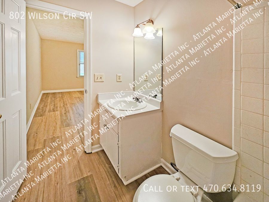 COMING IN APRIL! Beautifully Updated 2/2 Flat Near Marietta Square - Housing Vouchers Accepted property image