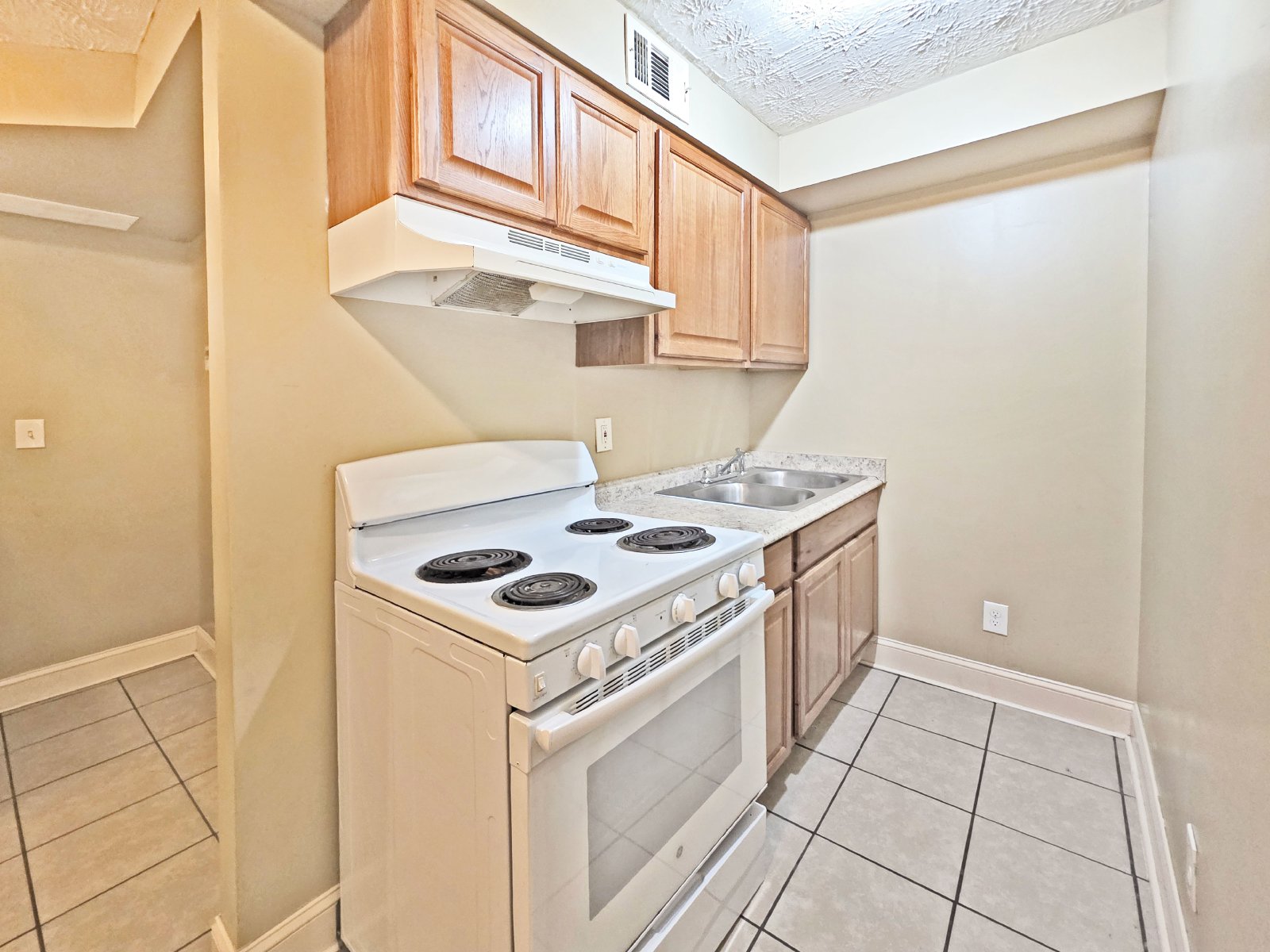 One bedroom 1 bath apartment - Housing Vouchers accepted property image