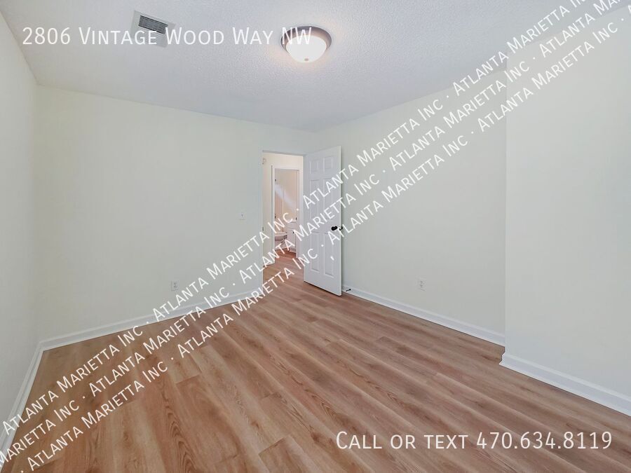 Beautifully Updated 3 Bedroom Ranch in Sought-After Ivey Park – Kennesaw property image