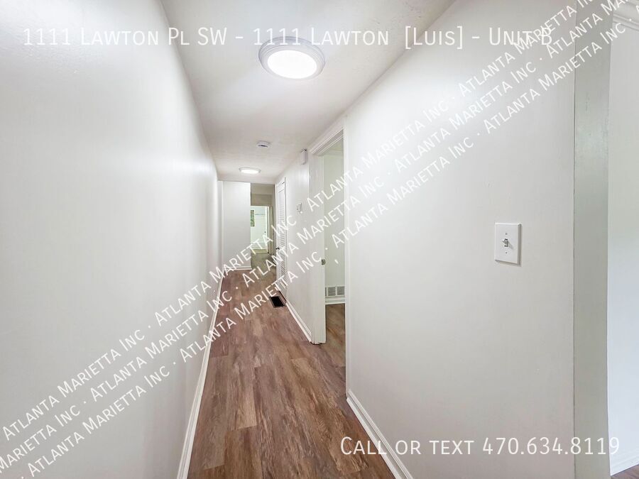 Updated 2-Bedroom Duplex with Modern Finishes in Atlanta’s West End - Housing Vouchers Accepted property image