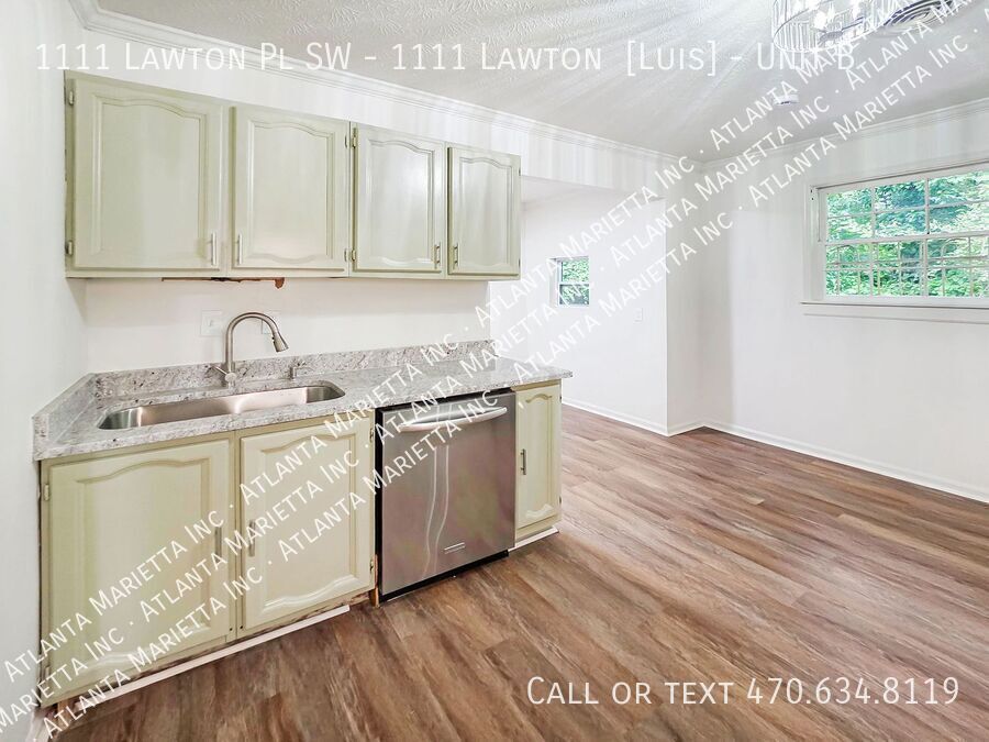 Updated 2-Bedroom Duplex with Modern Finishes in Atlanta’s West End - Housing Vouchers Accepted property image
