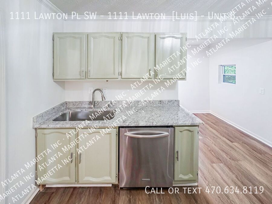 Updated 2-Bedroom Duplex with Modern Finishes in Atlanta’s West End - Housing Vouchers Accepted property image