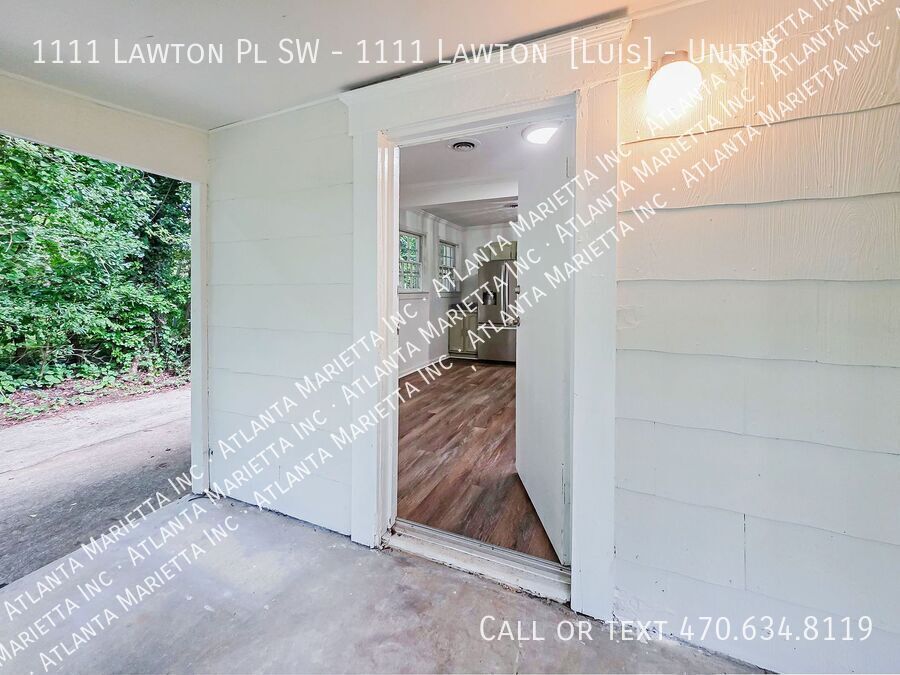 Updated 2-Bedroom Duplex with Modern Finishes in Atlanta’s West End - Housing Vouchers Accepted property image