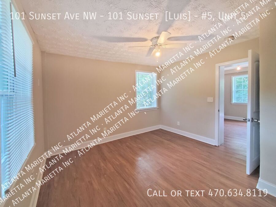 Beautifully updated 1 bedroom 1 bath apartment - Voucher Holders: Move In with Flex-Pay Security Deposit property image