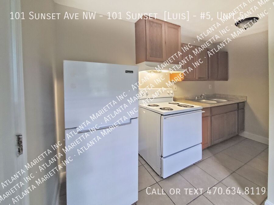 Beautifully updated 1 bedroom 1 bath apartment - Voucher Holders: Move In with Flex-Pay Security Deposit property image