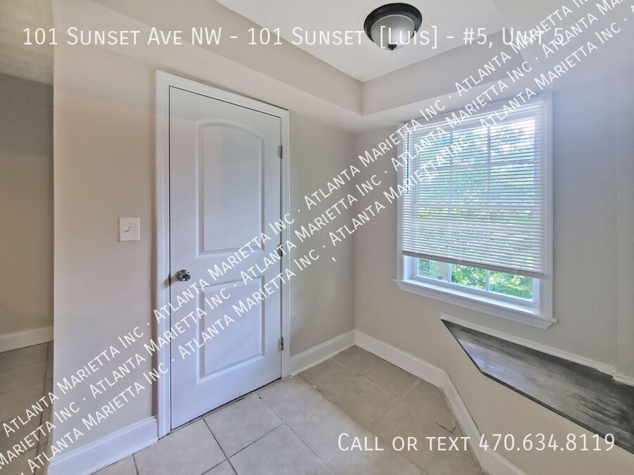 Beautifully updated 1 bedroom 1 bath apartment - Voucher Holders: Move In with Flex-Pay Security Deposit property image