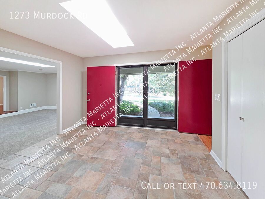 Stunning East Cobb Ranch in Top Walton High School District property image