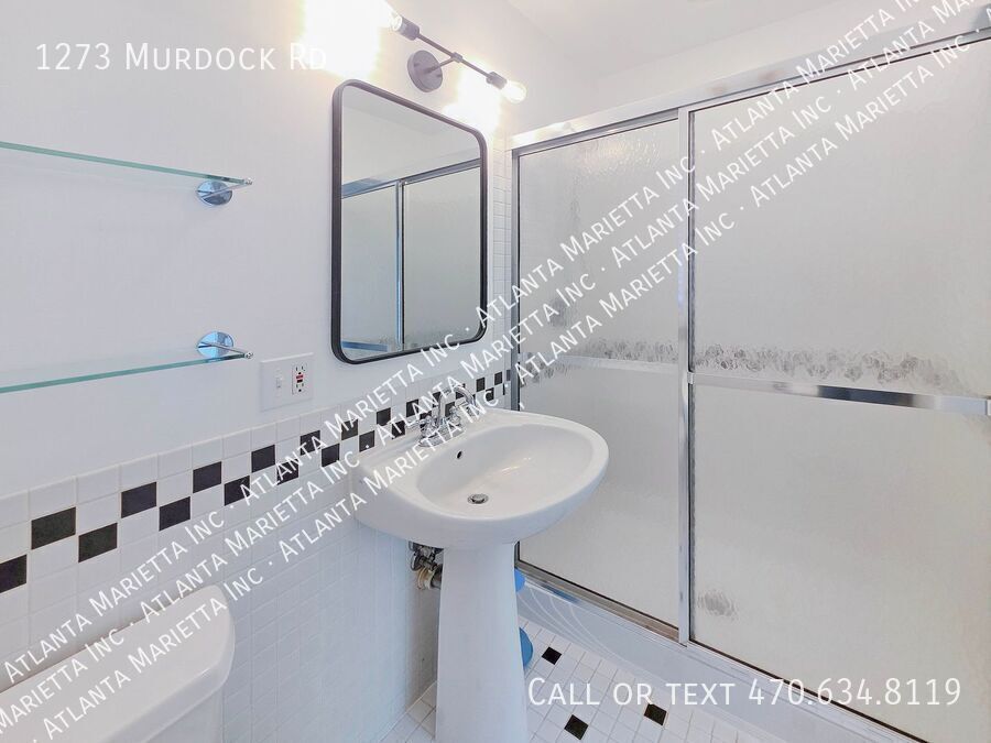 Stunning East Cobb Ranch in Top Walton High School District property image