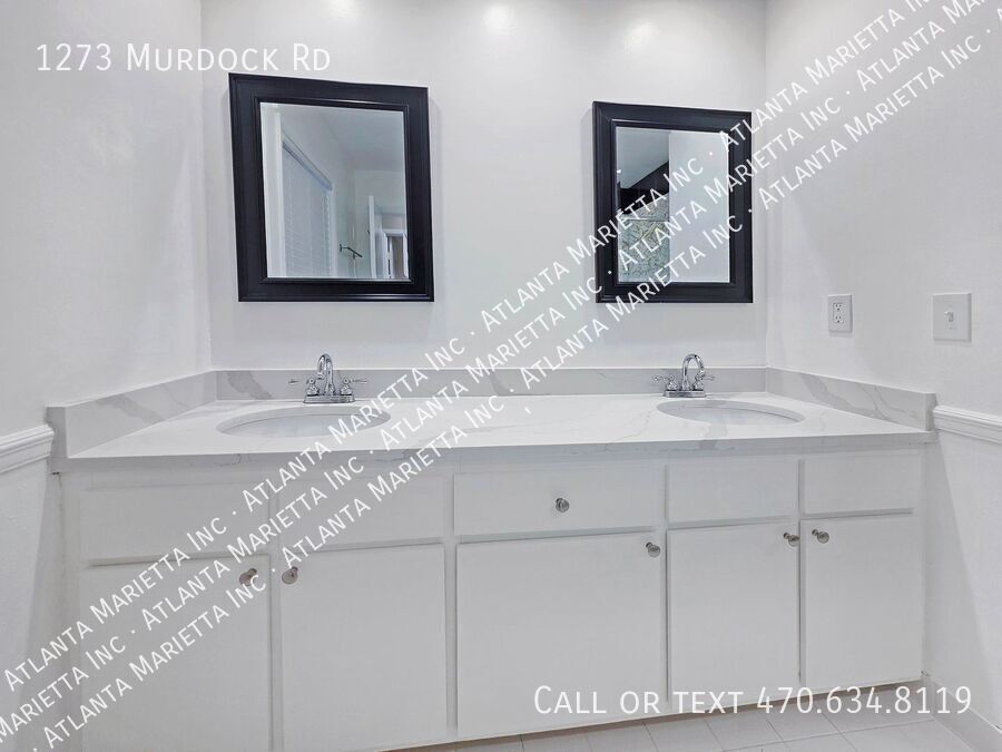 Stunning East Cobb Ranch in Top Walton High School District property image