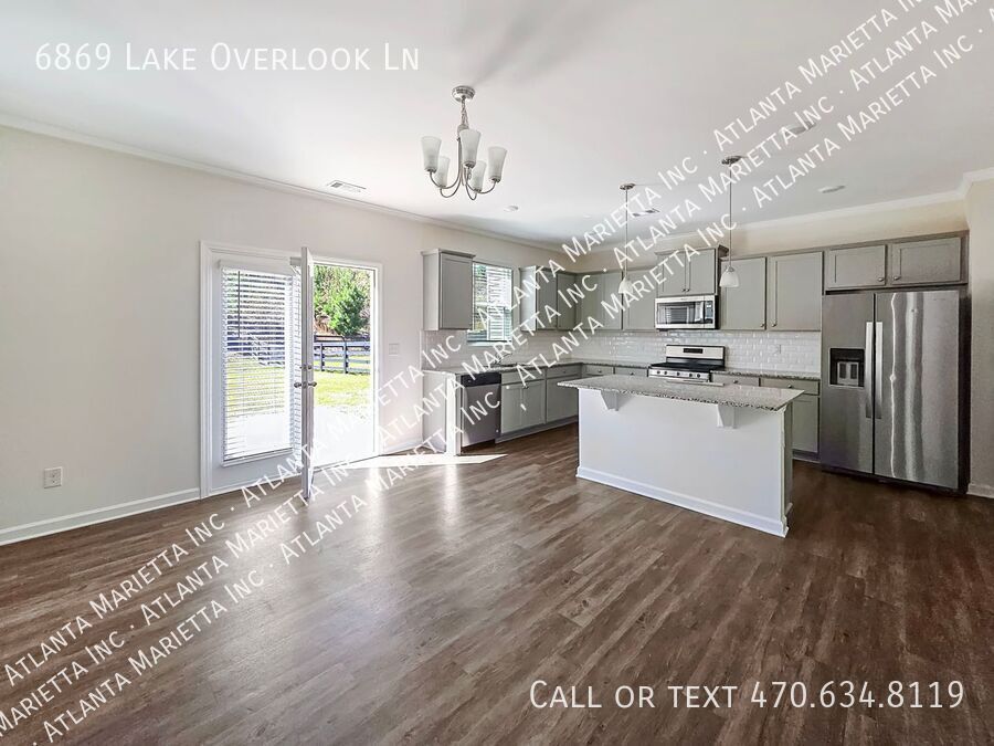 5-Bedroom Craftsman in Sterling on the Lake with Resort-Style Amenities property image