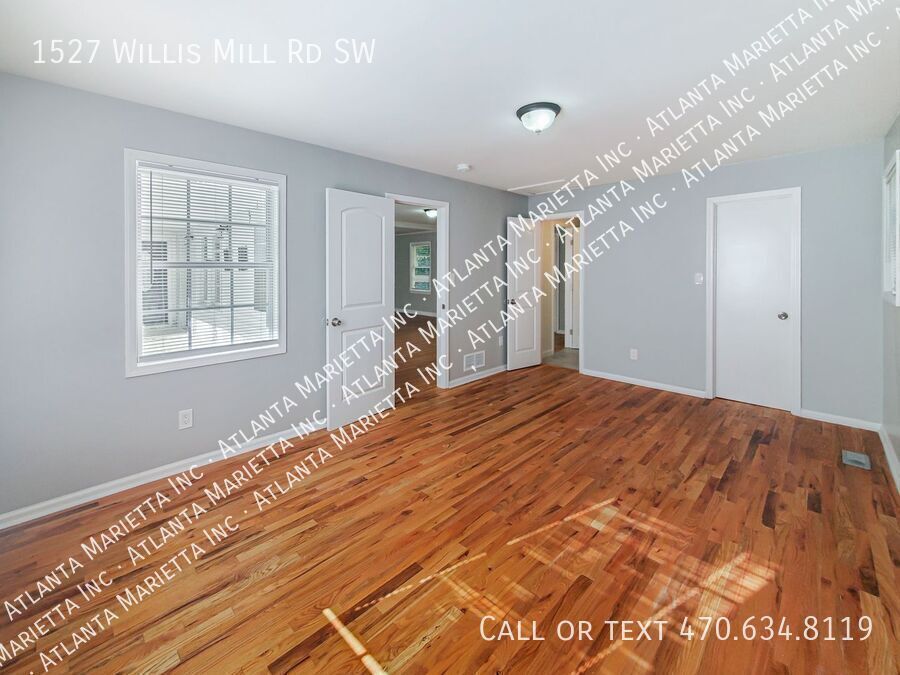 Charming 4-Bedroom, 3-Bath Ranch on Spacious Lot in Prime Atlanta Location property image