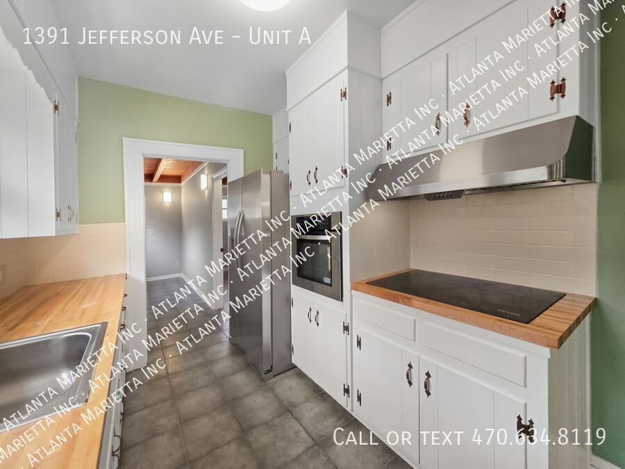 Charming East Point Duplex with Modern Updates & Private Yard property image