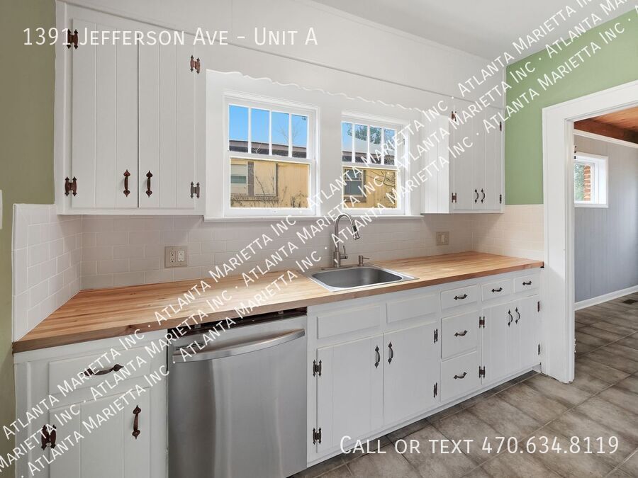 Charming East Point Duplex with Modern Updates & Private Yard property image