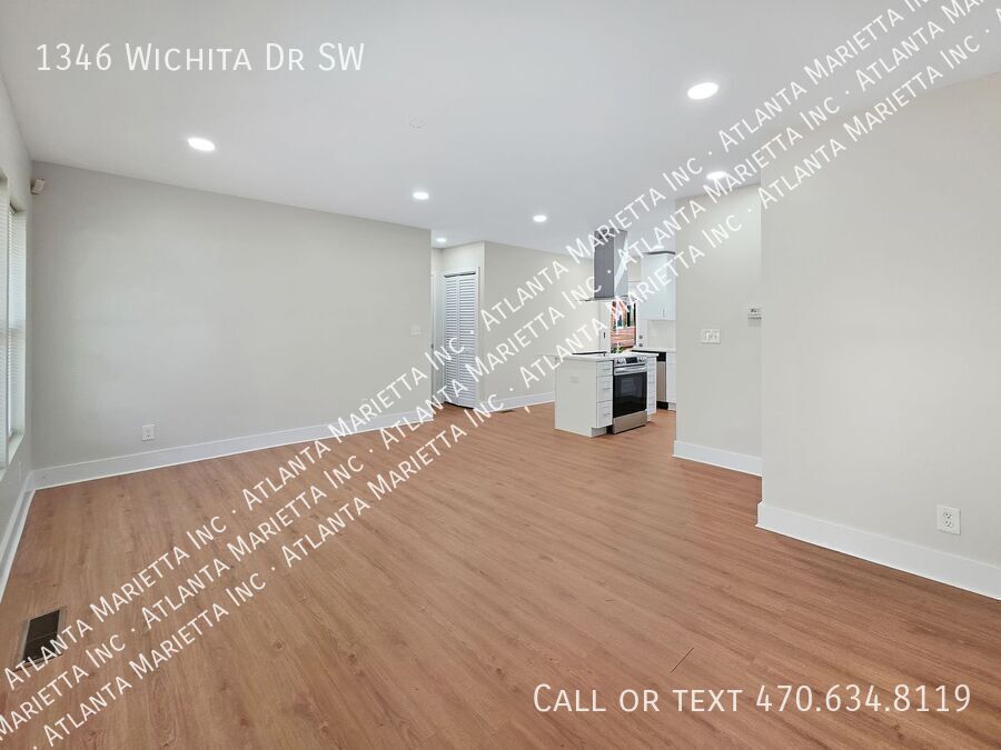 COMING SOON! Gorgeous 3 Bedroom 2 Bath ranch in Venetian Hills property image