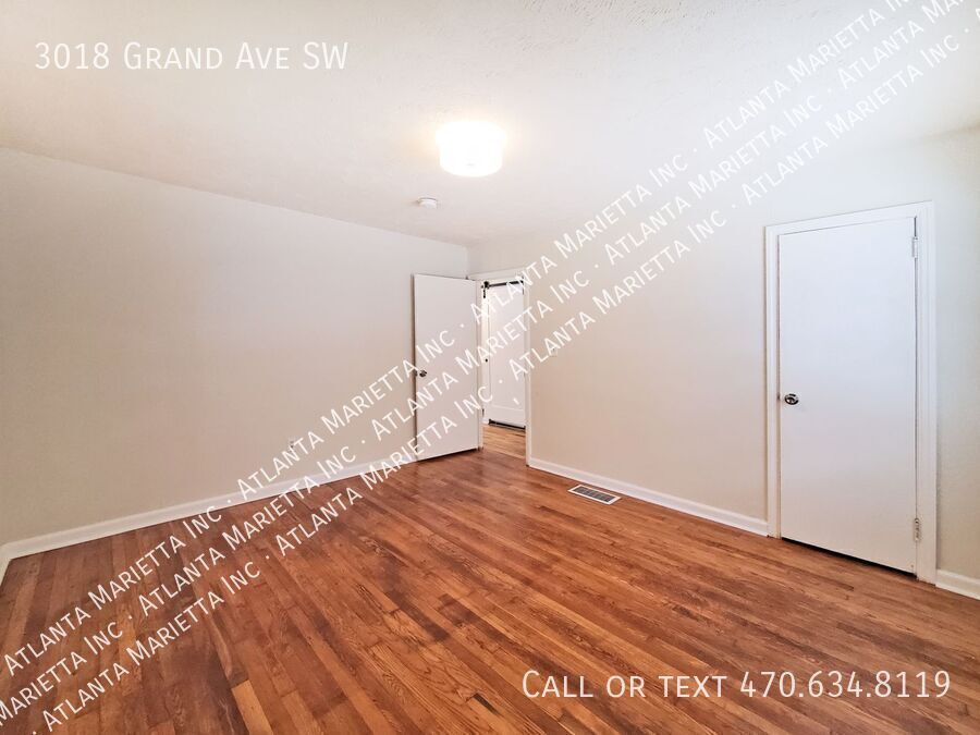 COMING SOON! Cutest 2/1 Bungalow in Hapeville - Housing Vouchers Accepted property image