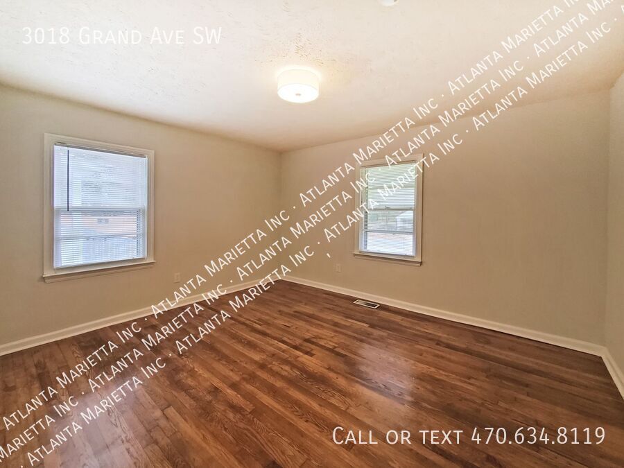 COMING SOON! Cutest 2/1 Bungalow in Hapeville - Housing Vouchers Accepted property image