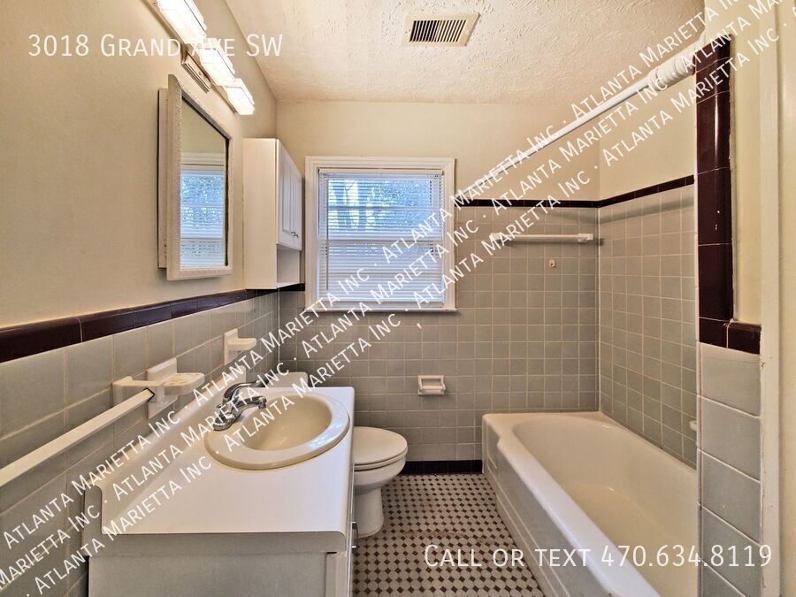 COMING SOON! Cutest 2/1 Bungalow in Hapeville - Housing Vouchers Accepted property image