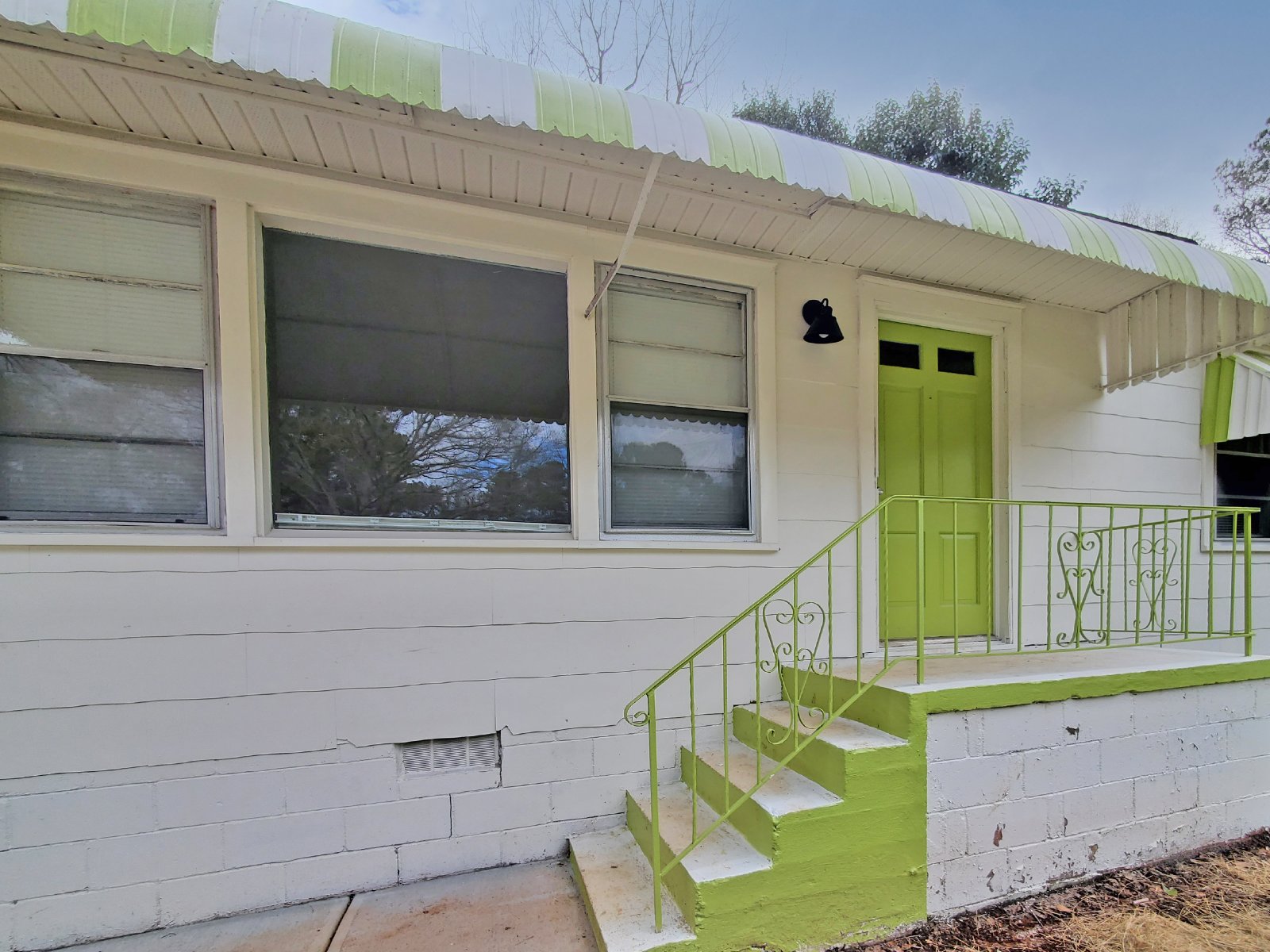 Cutest 2/1 Bungalow in Hapeville - Housing Vouchers Accepted property image