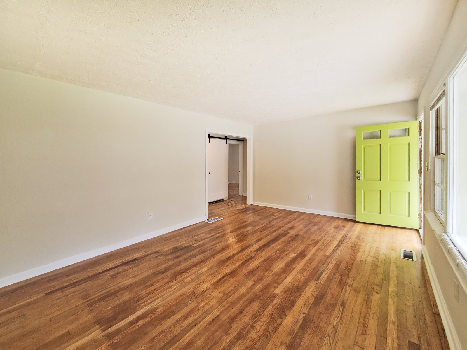 Cutest 2/1 Bungalow in Hapeville - Housing Vouchers Accepted property image