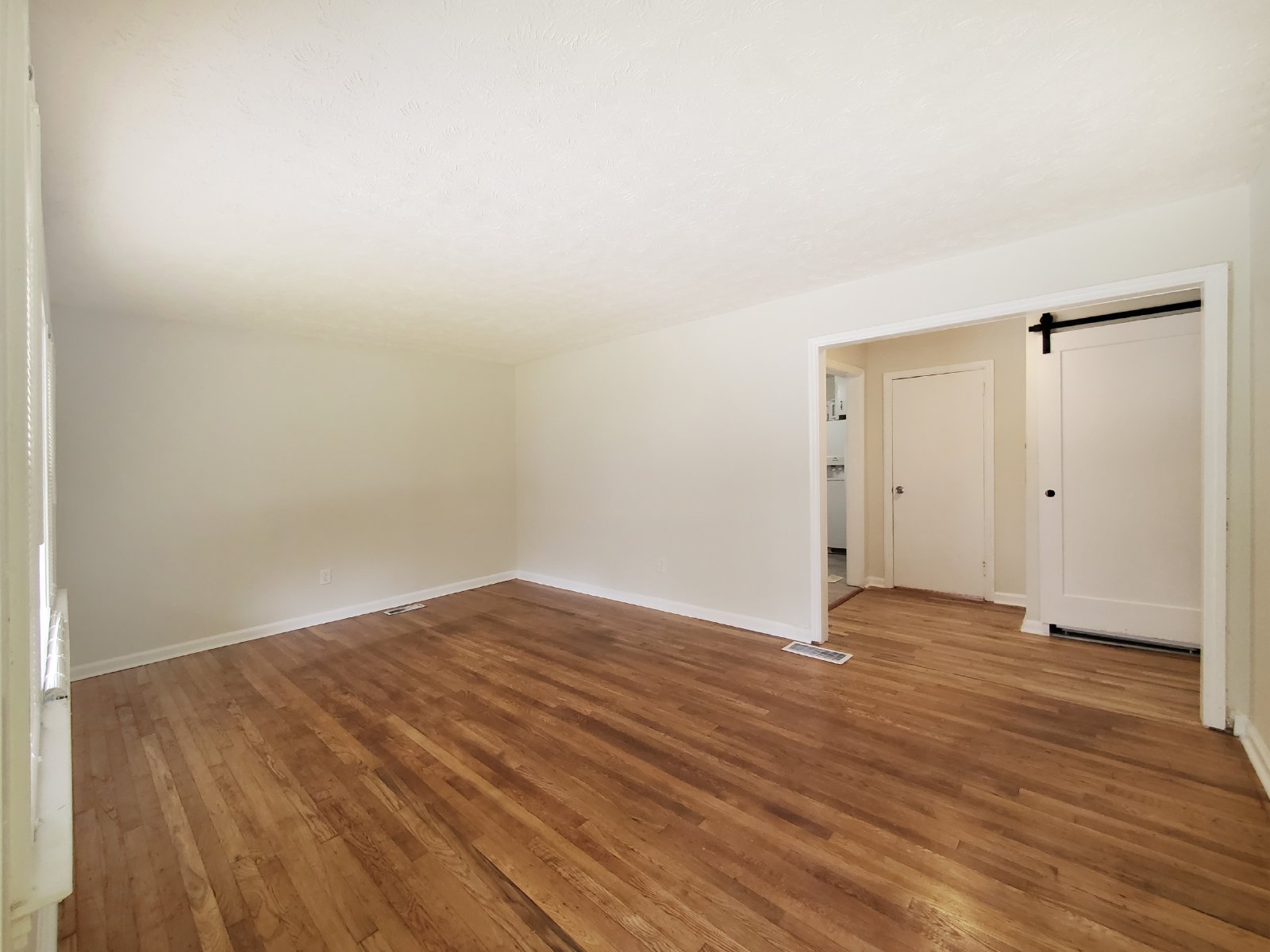 Cutest 2/1 Bungalow in Hapeville - Housing Vouchers Accepted property image