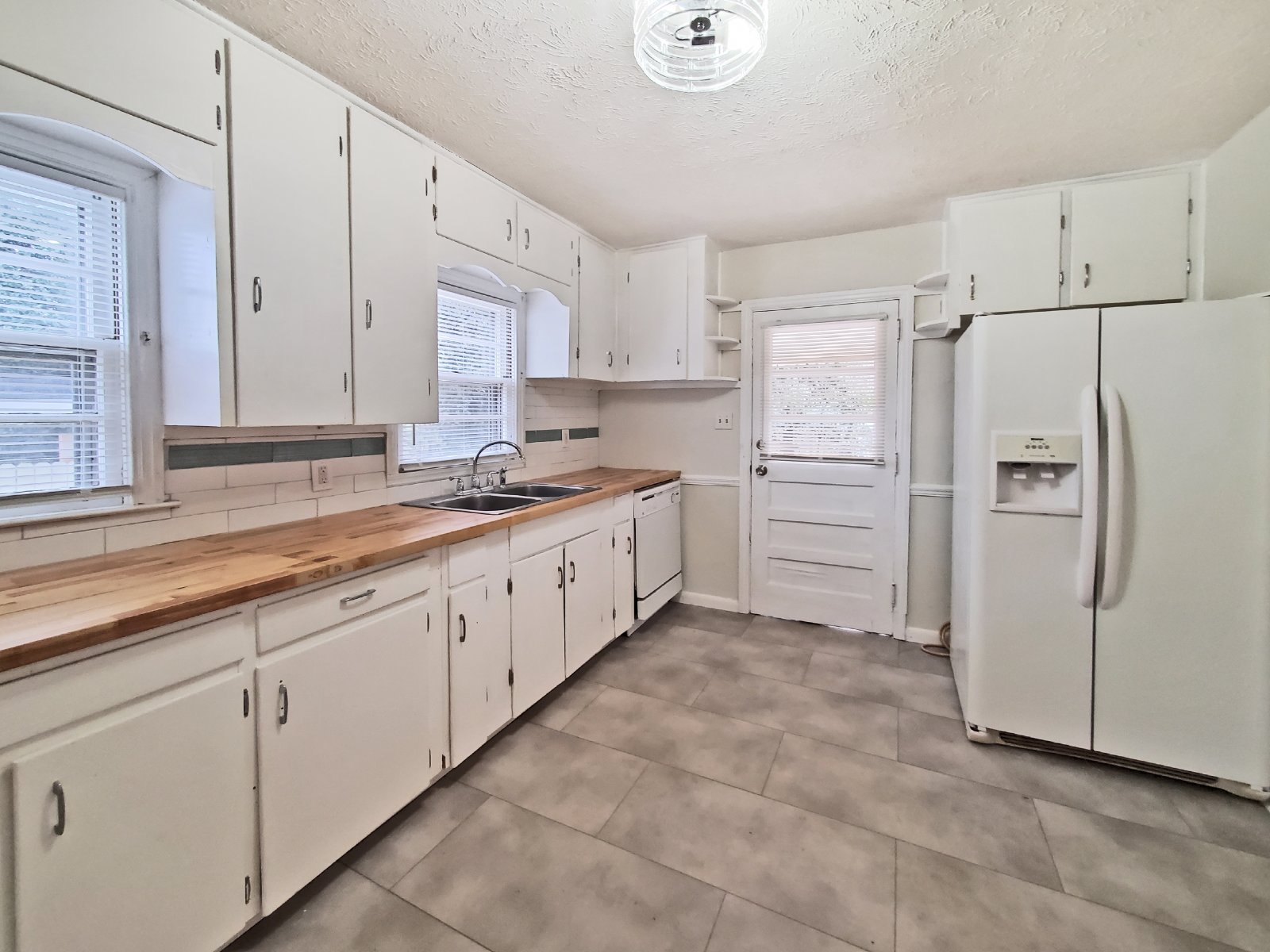 Cutest 2/1 Bungalow in Hapeville - Housing Vouchers Accepted property image