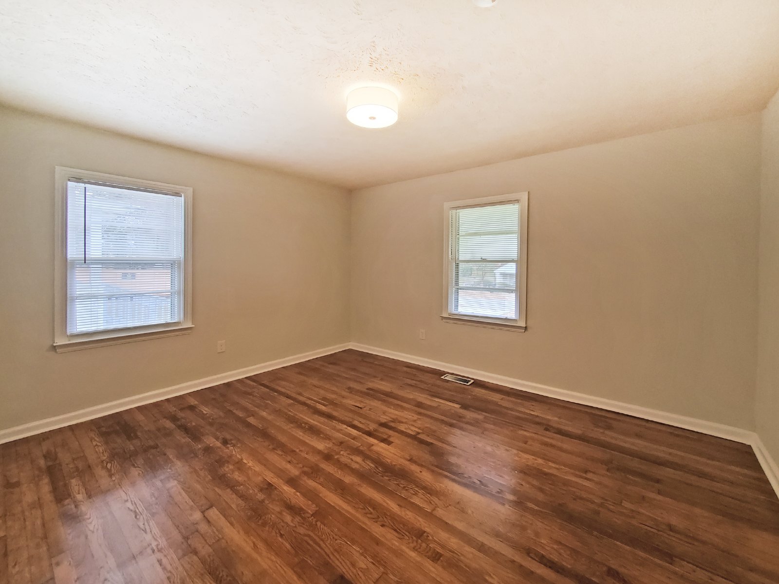 Cutest 2/1 Bungalow in Hapeville - Housing Vouchers Accepted property image