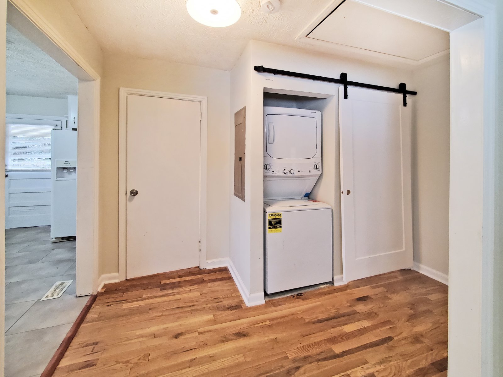 Cutest 2/1 Bungalow in Hapeville - Housing Vouchers Accepted property image