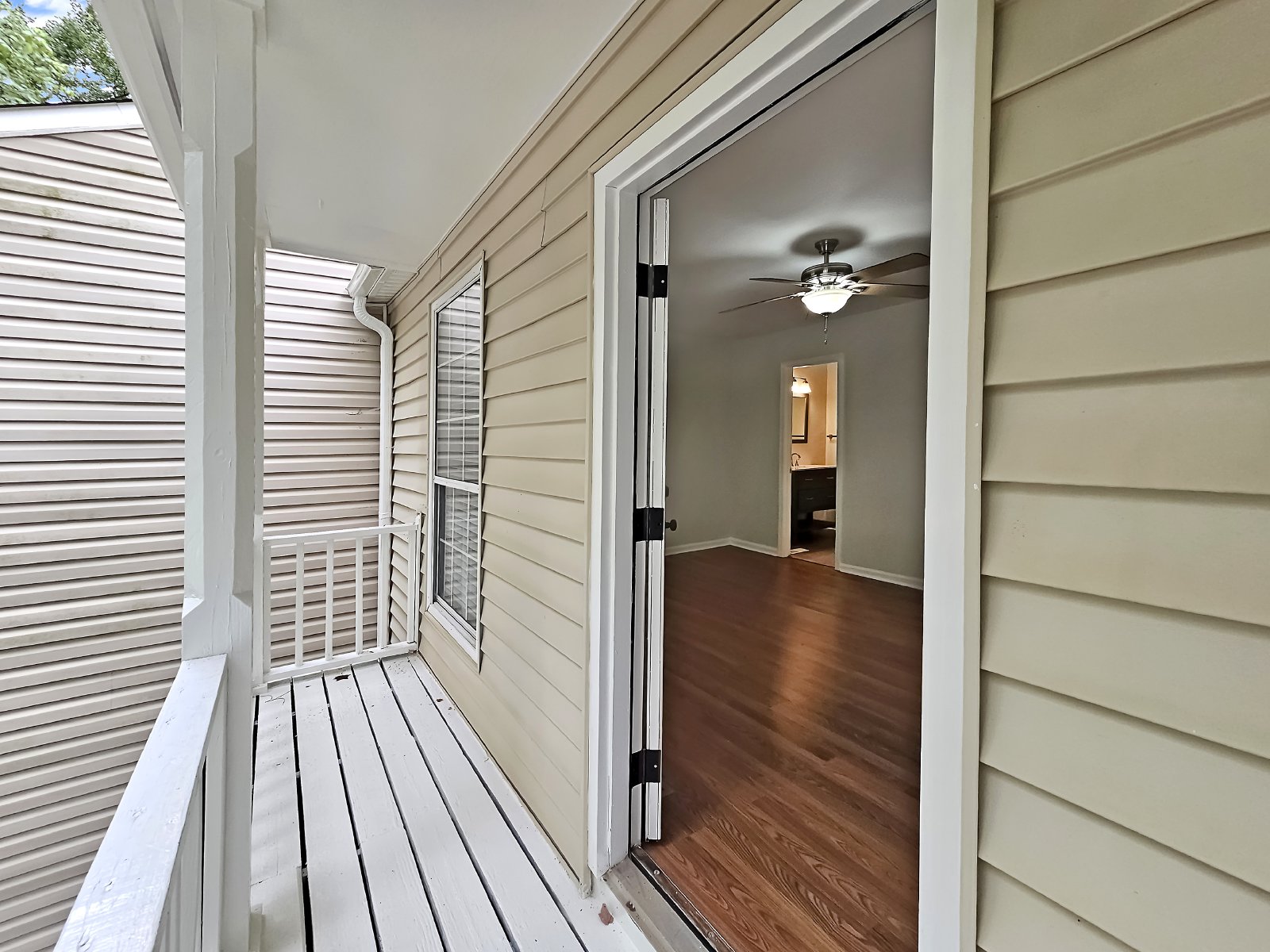 COMING SOON: Beautifully Updated 2/2.5 Townhome Near Truist Park property image